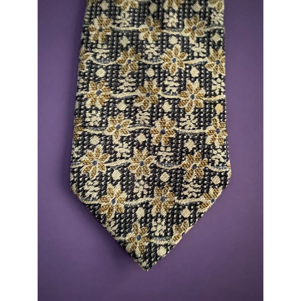 GEOFFREY BEENE Men's Tie 100% Imported Silk Ditzy Floral Print